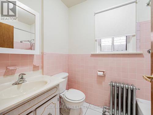 179 Livingstone Avenue, Toronto, ON - Indoor Photo Showing Bathroom