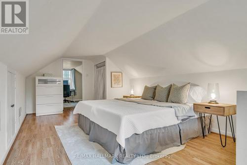 25 Arcadian Circle, Toronto, ON - Indoor Photo Showing Bedroom