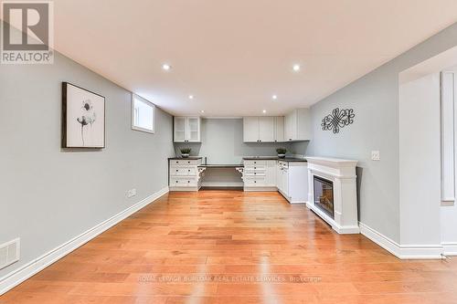 2159 Belgrave Court, Burlington, ON - Indoor Photo Showing Kitchen