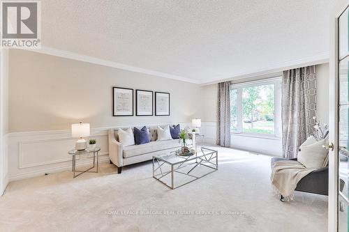 2159 Belgrave Court, Burlington (Tyandaga), ON - Indoor Photo Showing Living Room