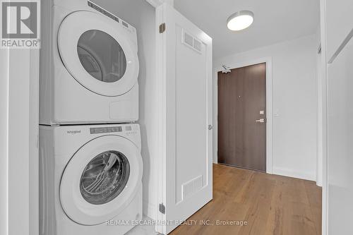 501 - 500 Brock Avenue W, Burlington, ON - Indoor Photo Showing Laundry Room