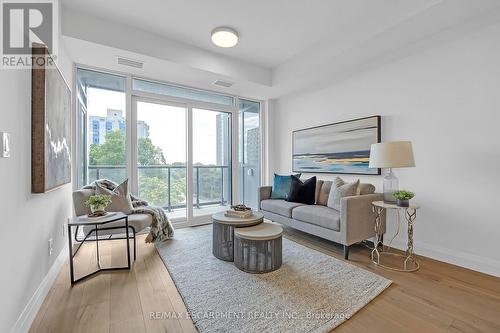 501 - 500 Brock Avenue W, Burlington (Shoreacres), ON - Indoor Photo Showing Living Room