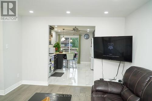 11 Wheatfield Crescent, Kitchener, ON - Indoor Photo Showing Living Room