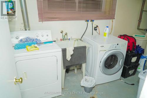 11 Wheatfield Crescent, Kitchener, ON - Indoor Photo Showing Laundry Room