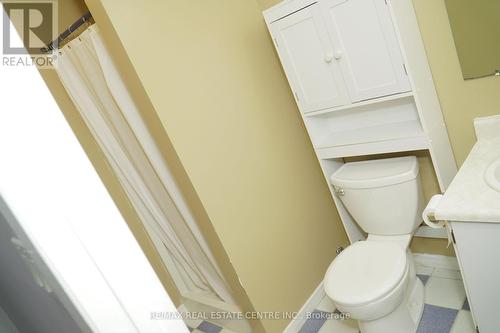 11 Wheatfield Crescent, Kitchener, ON - Indoor Photo Showing Bathroom