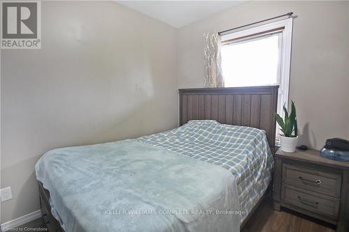 10 Craigmiller Avenue, Hamilton, ON - Indoor Photo Showing Bedroom