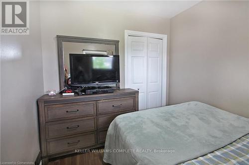 10 Craigmiller Avenue, Hamilton, ON - Indoor Photo Showing Bedroom