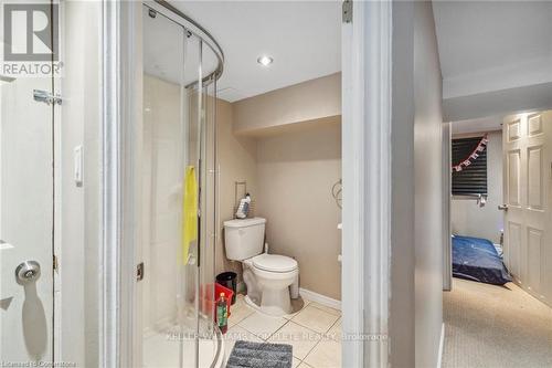 10 Craigmiller Avenue, Hamilton (Crown Point), ON - Indoor Photo Showing Bathroom