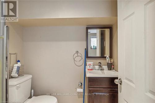 10 Craigmiller Avenue, Hamilton (Crown Point), ON - Indoor Photo Showing Bathroom