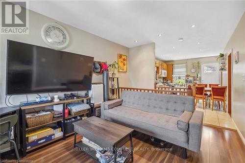 10 Craigmiller Avenue, Hamilton (Crown Point), ON - Indoor Photo Showing Living Room