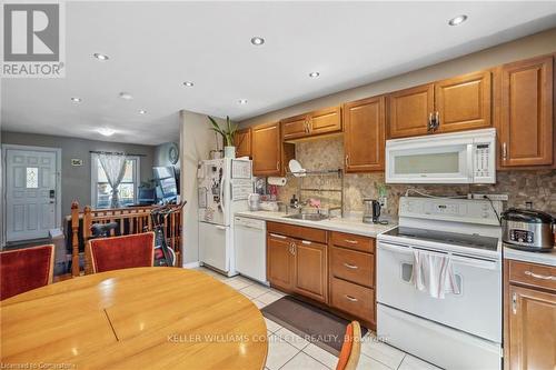 10 Craigmiller Avenue, Hamilton, ON - Indoor Photo Showing Kitchen