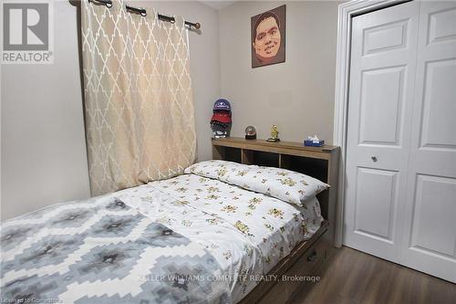 10 Craigmiller Avenue, Hamilton (Crown Point), ON - Indoor Photo Showing Bedroom