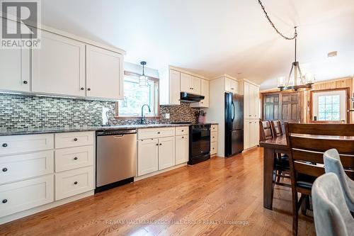 1023 Sophers Landing Road, Gravenhurst, ON - Indoor Photo Showing Kitchen