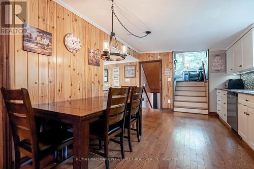 1023 Sophers Landing Road, Gravenhurst, ON - Indoor Photo Showing Dining Room