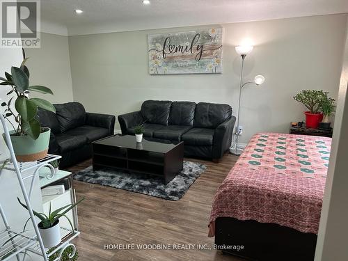 167 Garside Avenue S, Hamilton (Bartonville), ON - Indoor Photo Showing Living Room