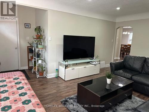 167 Garside Avenue S, Hamilton, ON - Indoor Photo Showing Living Room