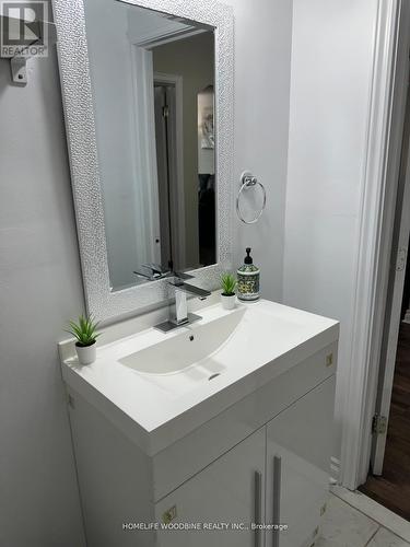 167 Garside Avenue S, Hamilton, ON - Indoor Photo Showing Bathroom