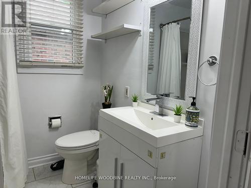 167 Garside Avenue S, Hamilton, ON - Indoor Photo Showing Bathroom