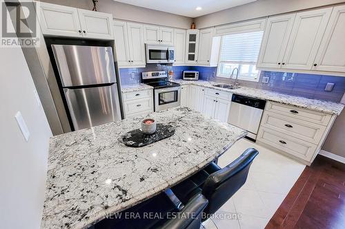 3831 Cardinal Drive, Niagara Falls, ON - Indoor Photo Showing Kitchen With Stainless Steel Kitchen With Upgraded Kitchen