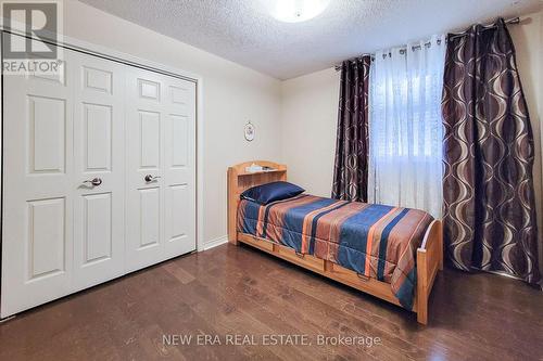 3831 Cardinal Drive, Niagara Falls, ON - Indoor Photo Showing Bedroom