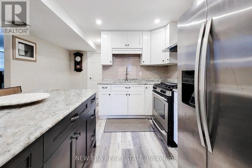 3831 Cardinal Drive, Niagara Falls, ON - Indoor Photo Showing Kitchen With Stainless Steel Kitchen With Upgraded Kitchen