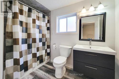 3831 Cardinal Drive, Niagara Falls, ON - Indoor Photo Showing Bathroom