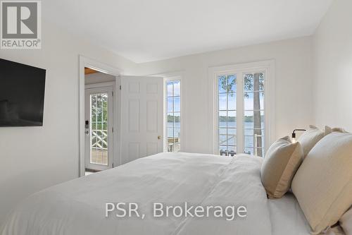 2-1018 Georgina Way, Gravenhurst, ON - Indoor Photo Showing Bedroom