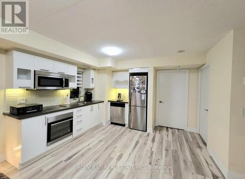 112E - 555 Wilson Avenue, Toronto, ON - Indoor Photo Showing Kitchen