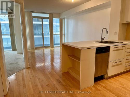 2406 - 25 Carlton Street, Toronto, ON - Indoor