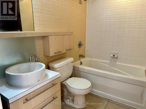 2406 - 25 Carlton Street, Toronto, ON - Indoor Photo Showing Bathroom