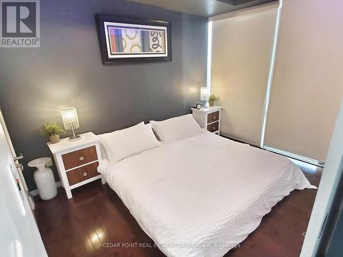 3202 - 38 Grenville Street, Toronto, ON - Indoor Photo Showing Bedroom