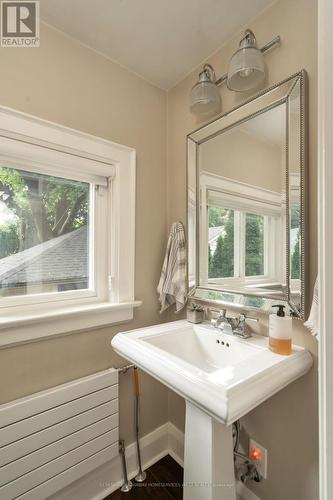 425 Roselawn Avenue, Toronto, ON - Indoor Photo Showing Bathroom