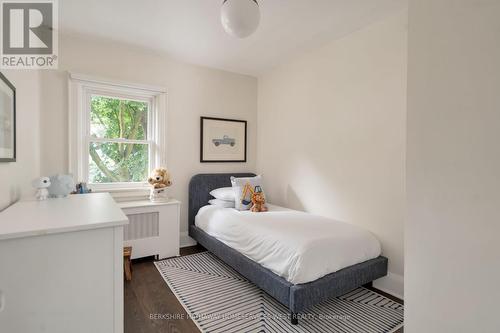 425 Roselawn Avenue, Toronto, ON - Indoor Photo Showing Bedroom