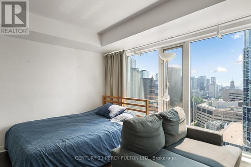 2411 - 210 Victoria Street, Toronto (Church-Yonge Corridor), ON - Indoor Photo Showing Bedroom