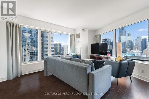 2411 - 210 Victoria Street, Toronto (Church-Yonge Corridor), ON - Indoor Photo Showing Living Room