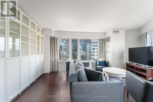 2411 - 210 Victoria Street, Toronto (Church-Yonge Corridor), ON - Indoor