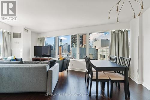 2411 - 210 Victoria Street, Toronto, ON - Indoor Photo Showing Dining Room