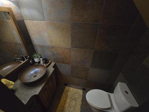 354 Riverside Drive, Thunder Bay, ON - Indoor Photo Showing Bathroom