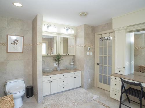 354 Riverside Drive, Thunder Bay, ON - Indoor Photo Showing Bathroom