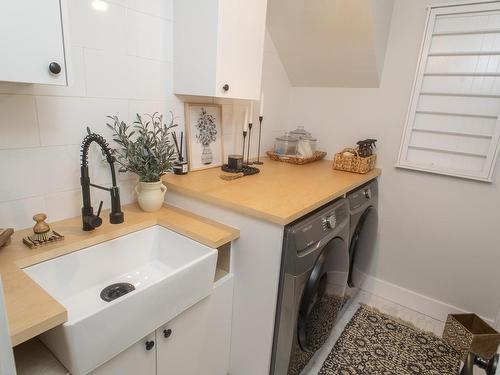 354 Riverside Drive, Thunder Bay, ON - Indoor Photo Showing Laundry Room