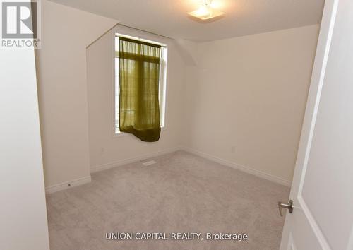 1378 Davis Loop N, Innisfil, ON - Indoor Photo Showing Other Room