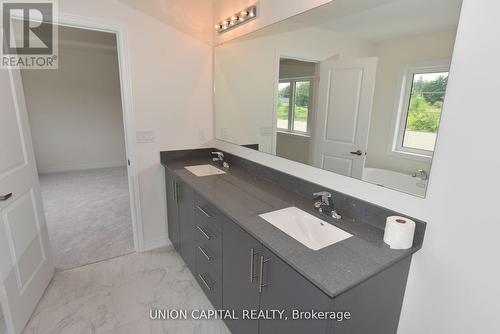 1378 Davis Loop N, Innisfil, ON - Indoor Photo Showing Bathroom