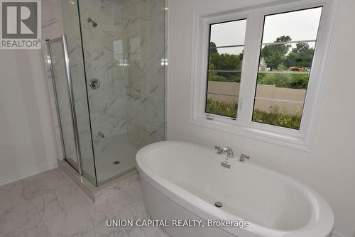 1378 Davis Loop N, Innisfil, ON - Indoor Photo Showing Bathroom