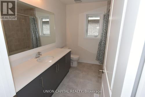 1378 Davis Loop N, Innisfil, ON - Indoor Photo Showing Bathroom