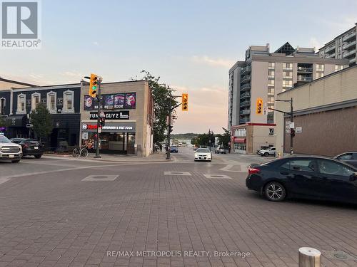 1 Dunlop St E, Barrie (City Centre), ON 