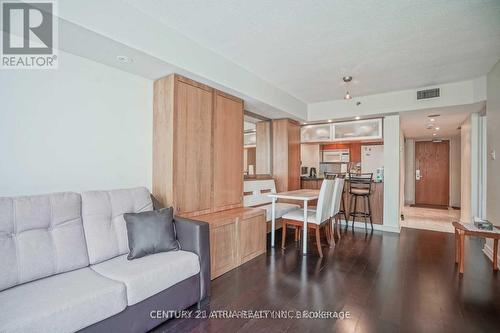 2901 - 38 Elm Street, Toronto, ON - Indoor Photo Showing Living Room