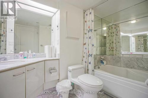 2901 - 38 Elm Street, Toronto, ON - Indoor Photo Showing Bathroom