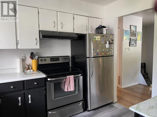 8411 Sparrow Road, Prince George, BC - Indoor Photo Showing Kitchen