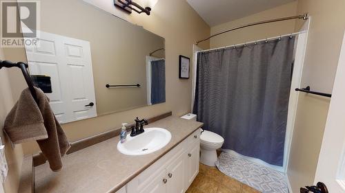 9912 114A Avenue, Fort St. John, BC - Indoor Photo Showing Bathroom