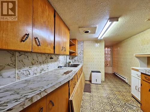 436 Vaughan Street, Quesnel, BC - Indoor Photo Showing Kitchen